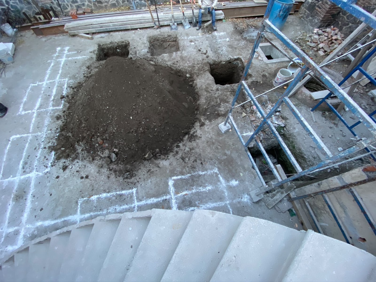 Cimentación y trazo desde la escalera de concreto